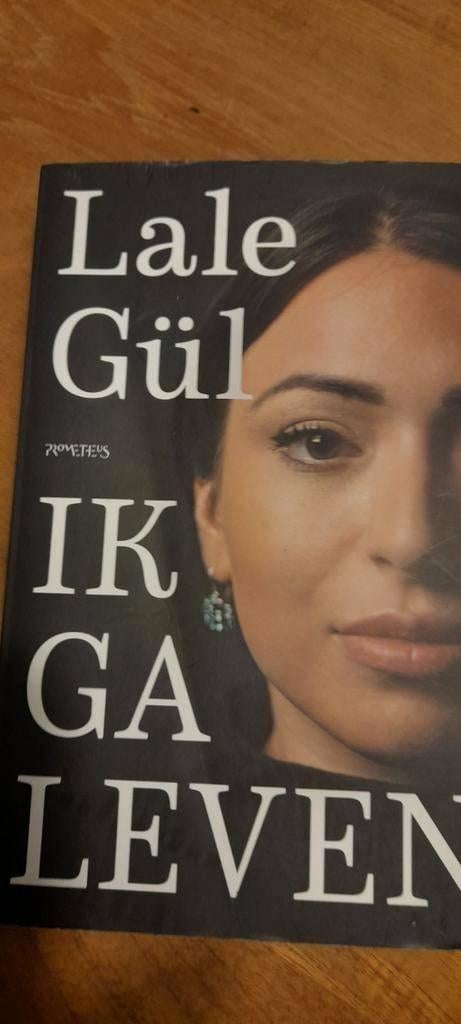 Lale Gül - Ik ga leven, Ophalen of Verzenden, Zo goed als nieuw, Lale Gül, Politiek