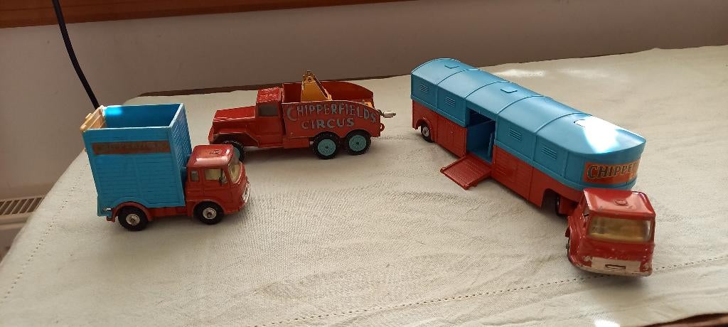 Corgi: 3 "Chipperfield's circusauto's - vintage, Ophalen, Gebruikt