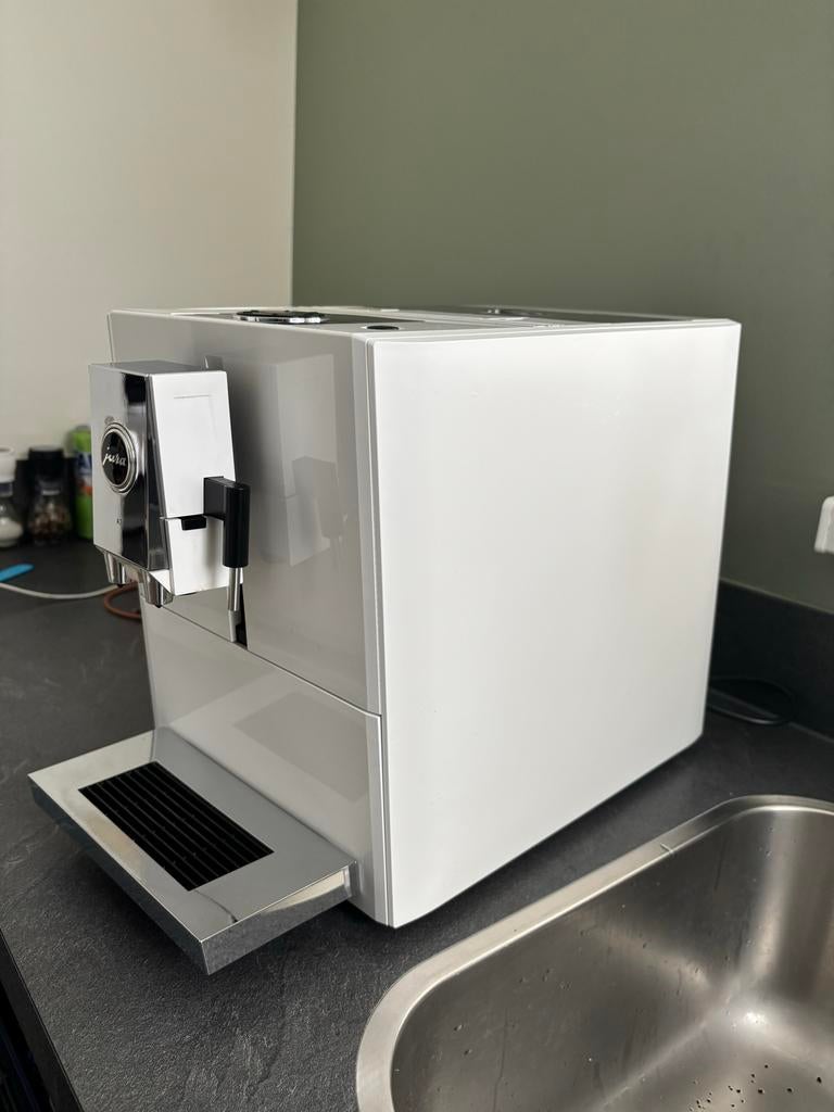 Jura A7 koffiemachine met melkspecialiteiten, Ophalen, Afneembaar waterreservoir, Espresso apparaat, Koffiebonen
