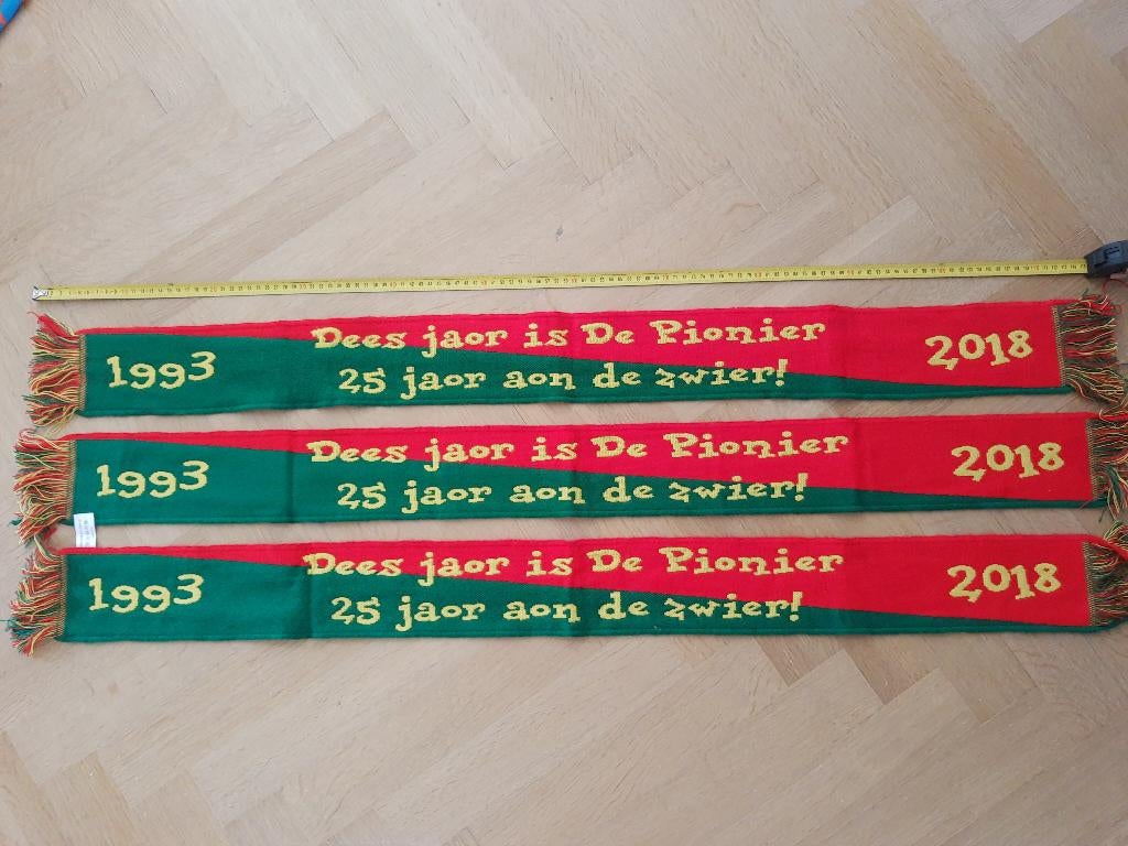 3x carnaval sjaal Kaaiendonk Pionier Oosterhout NB, Ophalen of Verzenden, Zo goed als nieuw, Kostuum, Carnaval