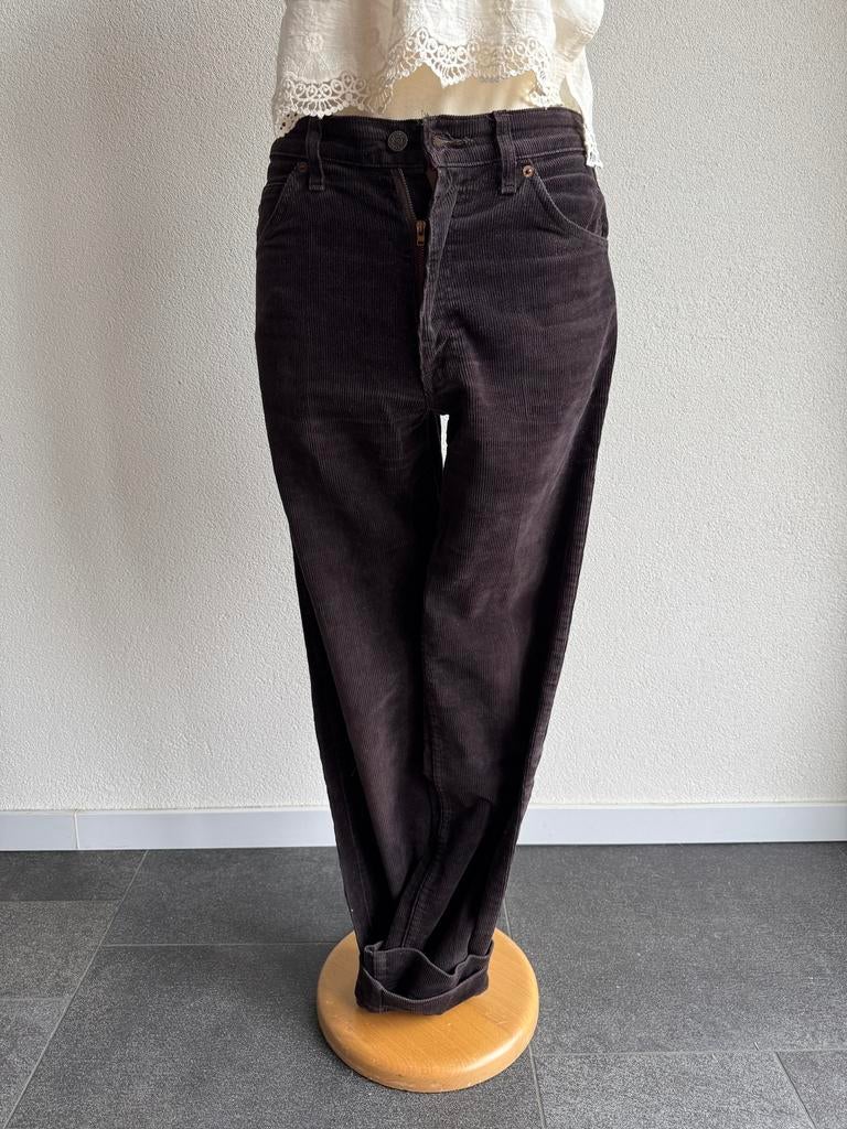 Vintage donkerbruine Levi’s corduroy broek, Kleding | Dames, Broeken en Pantalons, Ophalen of Verzenden, Zo goed als nieuw, Maat 36 (S)