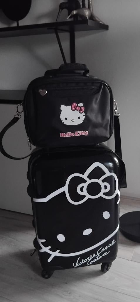 Hello Kitty trolley koffer met bijbehorende beautycase tas, Sieraden, Tassen en Uiterlijk, Beautycases, Ophalen, Zo goed als nieuw