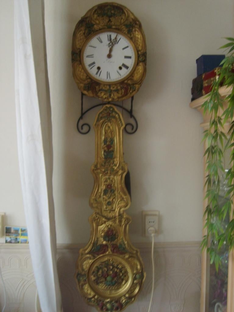 aupech a dijon wandklok goudkleurig mooie nette klok, Ophalen