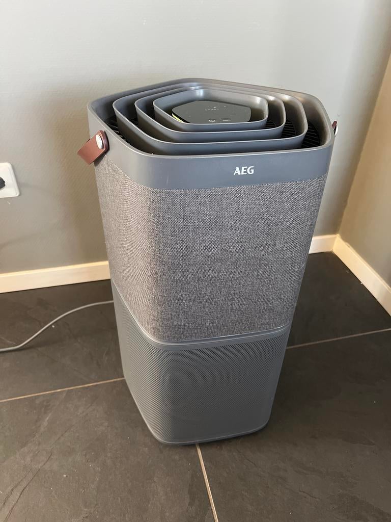 Te koop: zeer krachtige luchtreiniger van AEG AX91-404DG, Ophalen of Verzenden, Zo goed als nieuw, Luchtreiniger