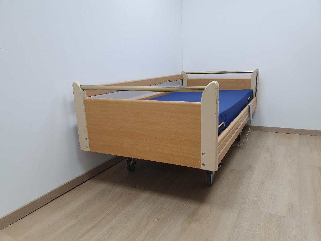 Verpleeg bed - zorgbed - hooglaag bed - Stiegelmeyer bed, Verzenden, Zo goed als nieuw, Info@thuiszorgbedvoordeel.nl, De Grift 1