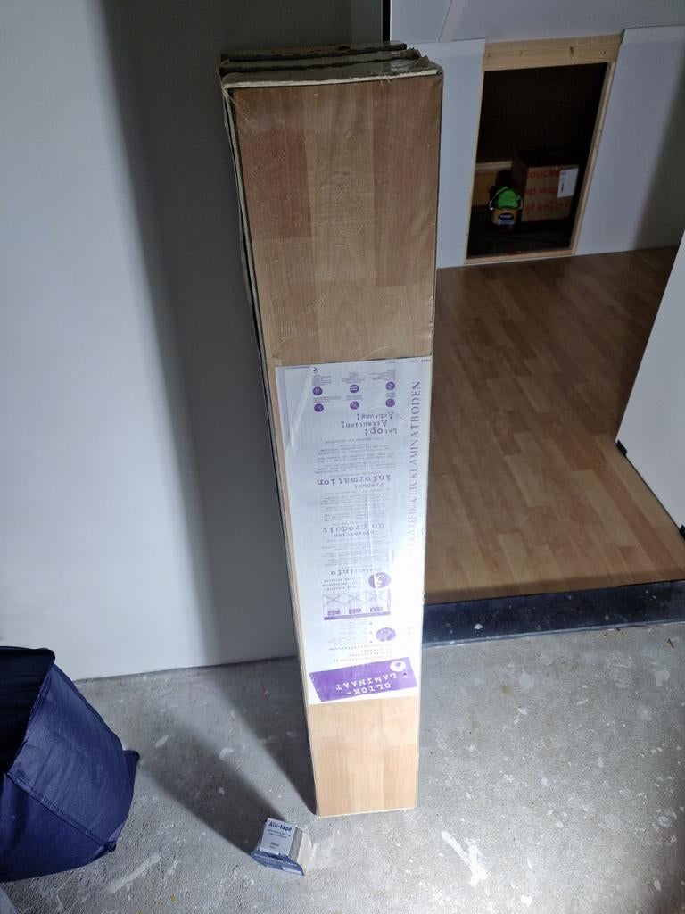 Mooie laminaat vloer, Kunststof, Nieuw, 10 tot 30 cm, 5 tot 10 m²