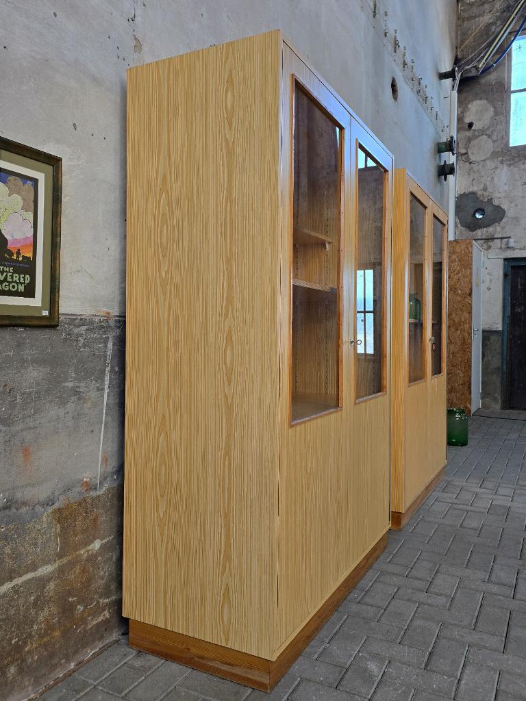 4x Jaren 70 Duitse School Vitrine Kast | Grote Vitrinekast, 100 tot 150 cm, Ophalen of Verzenden, Glas, Vintage Retro Mid Century Design Jaren 70