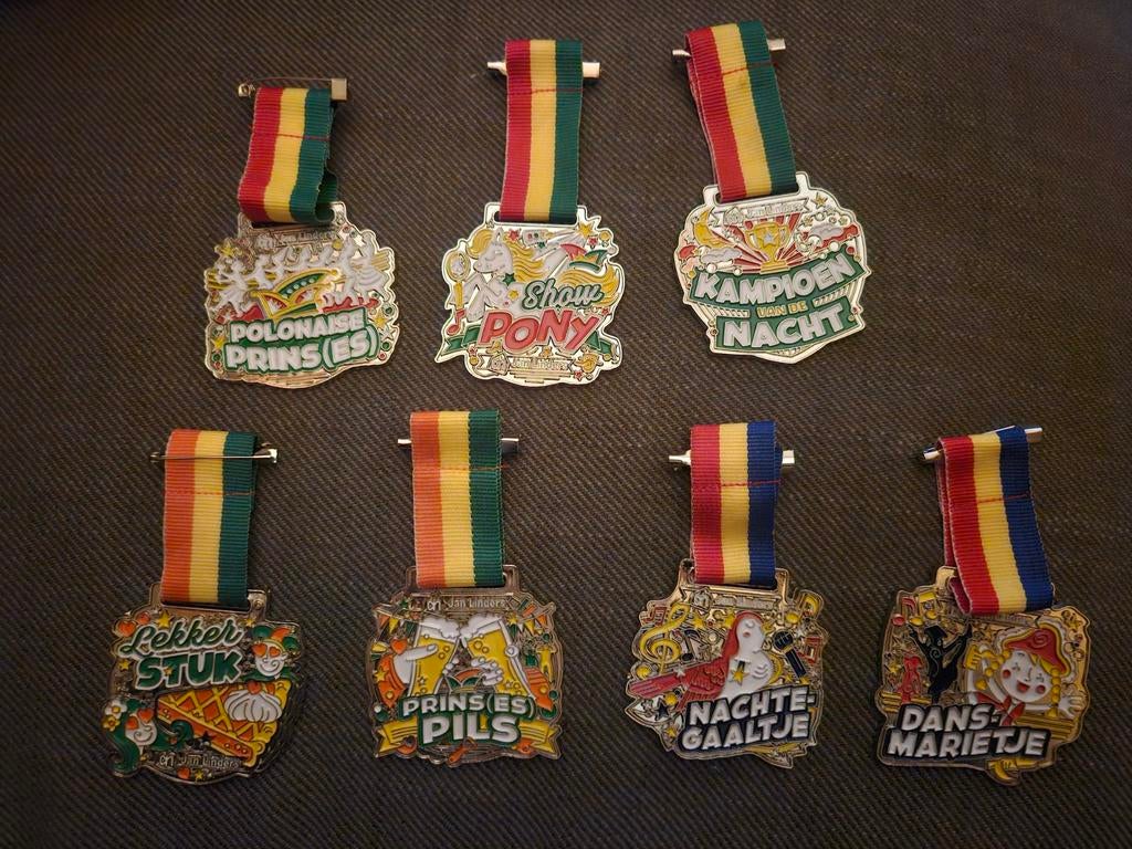 Medailles carnaval, Verzamelen, Ophalen of Verzenden, Luciferdoosjes of -merken