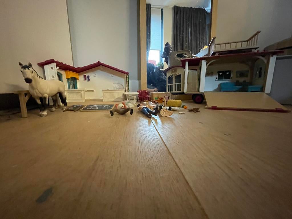 Schleich cafetaria & caravan, Ophalen, Zo goed als nieuw, Minder dan 10 m², Laminaat