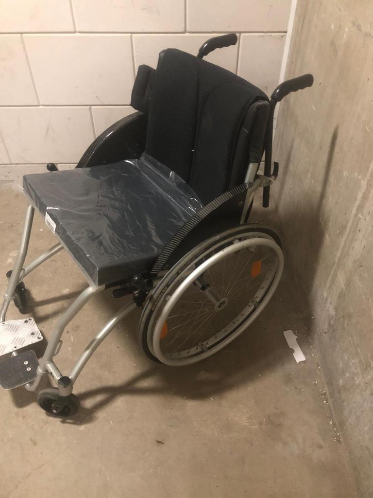 Kinderrolstoel, Diversen, Rolstoelen, Ophalen of Verzenden, Inklapbaar, Zo goed als nieuw, Duwrolstoel