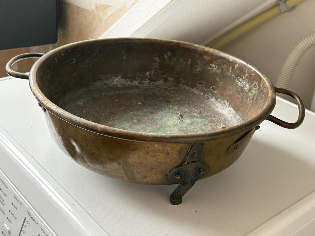 antieke koperen dikke pannenkoeken pan op pootjes, Ophalen of Verzenden, Koper