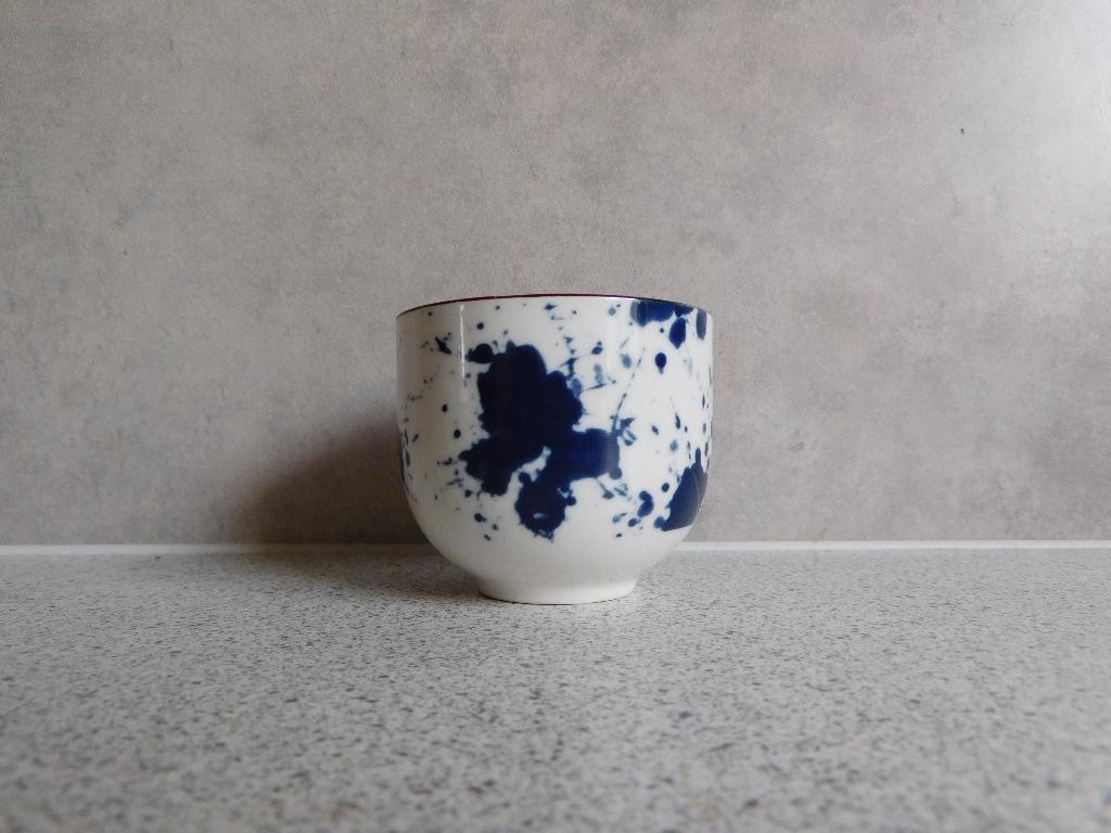 Mok 6x7 cm. 150 ml. Indigo Blue Vlek by Xenos, Ophalen of Verzenden, Zo goed als nieuw, Kom(men), Overige stijlen
