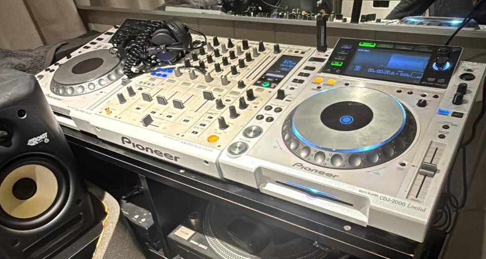 WHITE- Pioneer CDJ-2000 + DJM900 NEXUS White Limited Edition, Muziek en Instrumenten, Dj-sets en Draaitafels, Ophalen of Verzenden