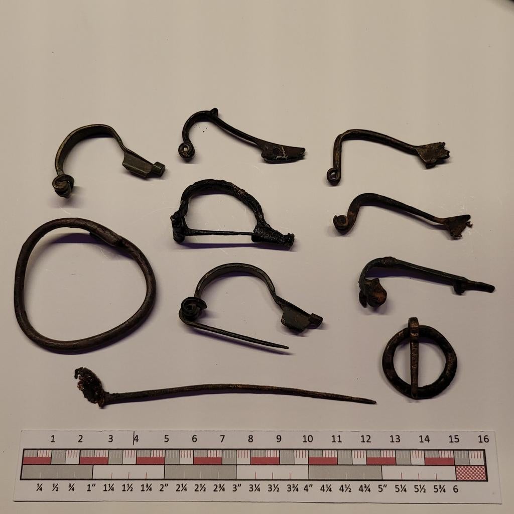 Bodemvondst Romeinse fibula armband haarspeld Vechten, Ophalen of Verzenden