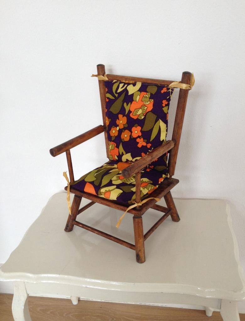 Vintage houten poppenstoel, Kinderen en Baby's, Ophalen of Verzenden, Gebruikt, Meubelstuk of Keukentje