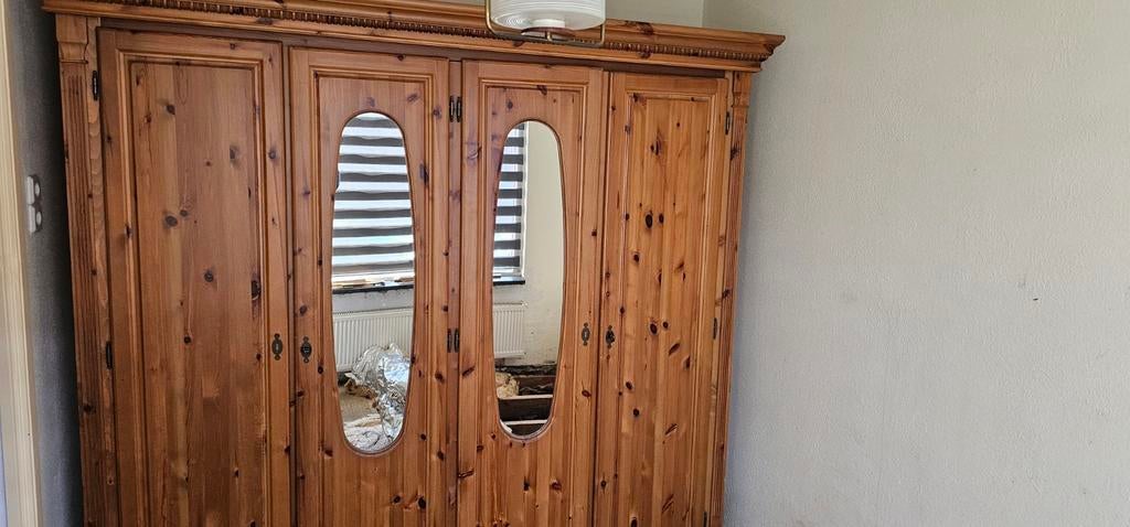 Kledingkast 215 cm breed en 215 cm hoog 70 cm diep, Ophalen, 50 tot 75 cm, 200 cm of meer, 200 cm of meer