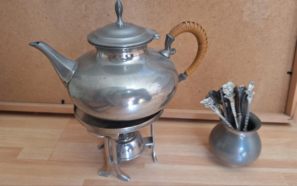 Antieke tinnen theepot met rechaud en lepeltjes, Antiek en Kunst, Antiek | Tin, Ophalen of Verzenden