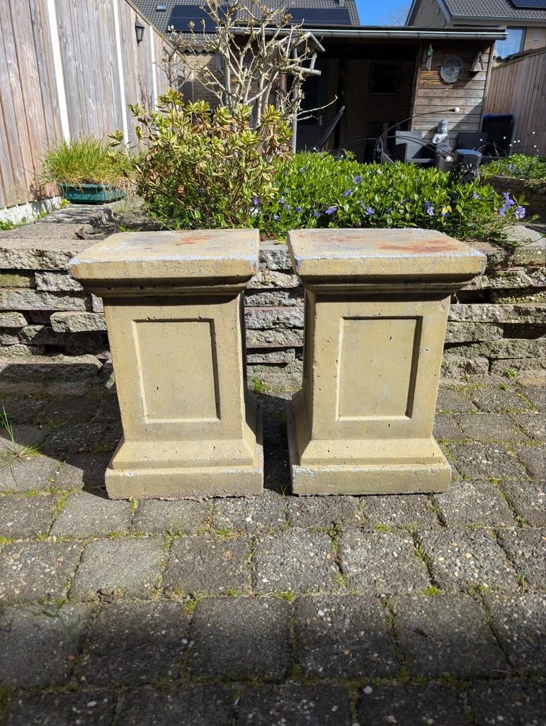 Twee sokkels pilaar zuil, Ophalen, Gebruikt