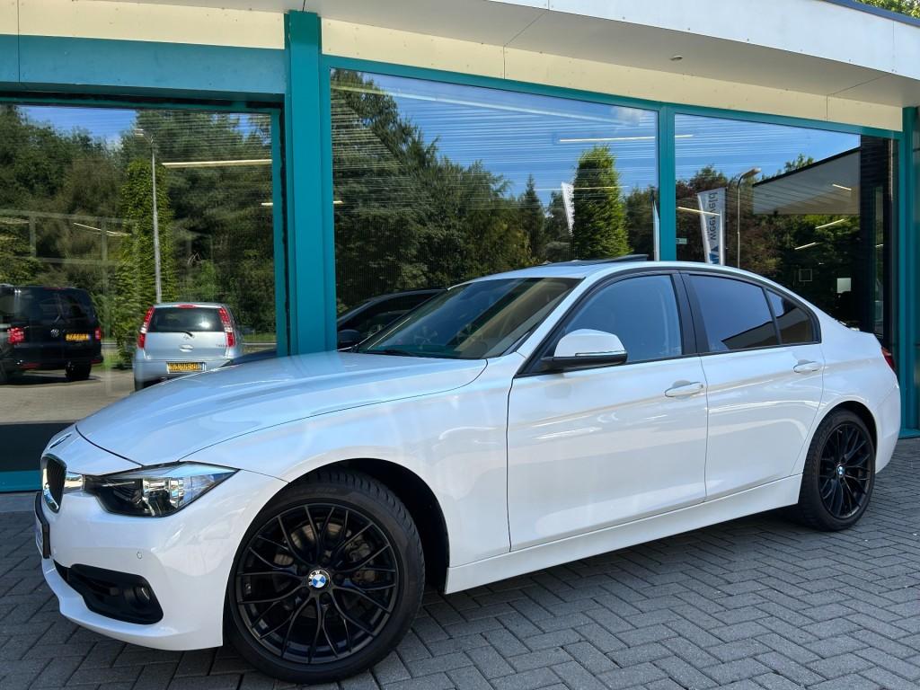 Bmw 3-SERIE 320i M-SPORT Automaat, 18Inch, Leder, Schuifdak,, Automaat, 1998 cc, Gebruikt, Wit