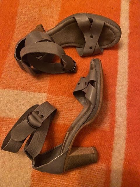 Mt 38 Humanoid grijs bruine wikkel sandalen, Humanoid, Zo goed als nieuw, Grijs, Sandalen of Muiltjes