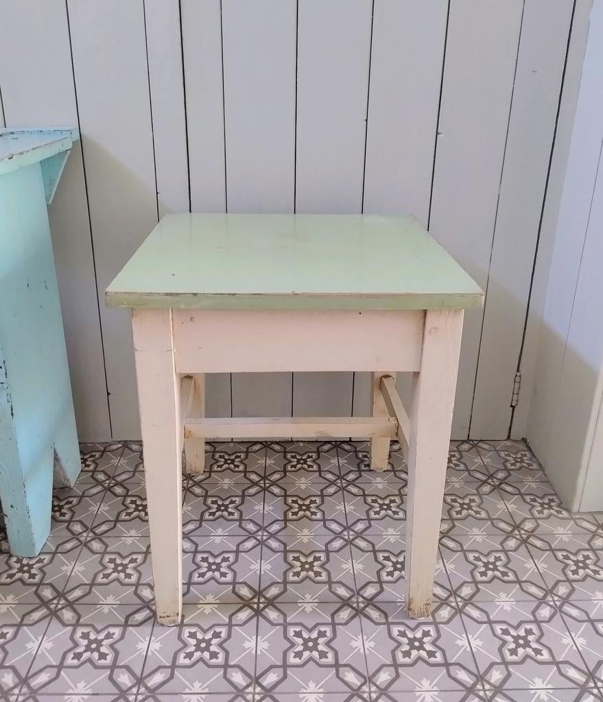 Prachtig! Brocante vintage kruk tafel met opbergvak Frans, Ophalen of Verzenden