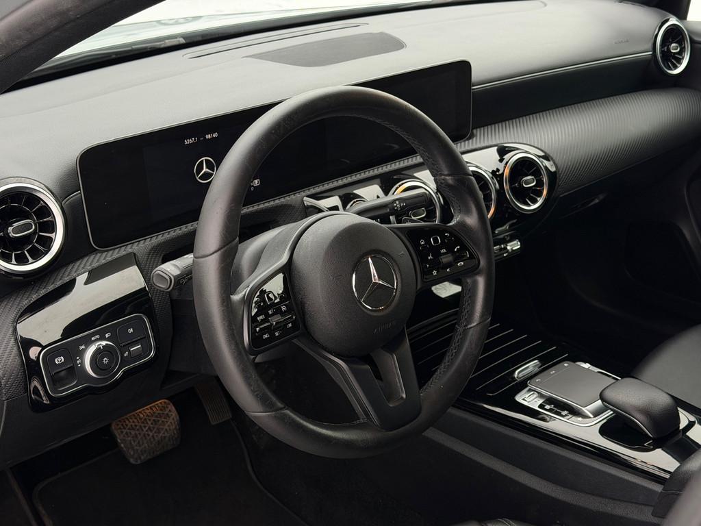 Mercedes-Benz A-klasse 200 Premium Plus Cruise Clima Camera, Gebruikt, 4 cilinders, Leder en Stof, 163 pk