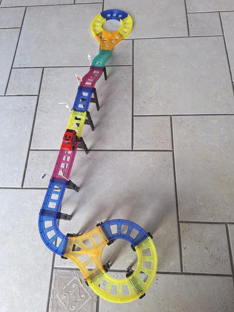 NIEUWSTAAT! 💚🚗 MAGNETISCH  KLEURIGE AUTOBAAN🧡❤️💛, Ophalen of Verzenden, Zo goed als nieuw, Overige aandrijving, Overige merken