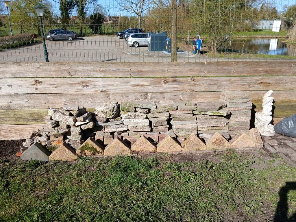 Gratis ophalen  partij puin  25 euro toe, Ophalen of Verzenden, Gebruikt, Bakstenen