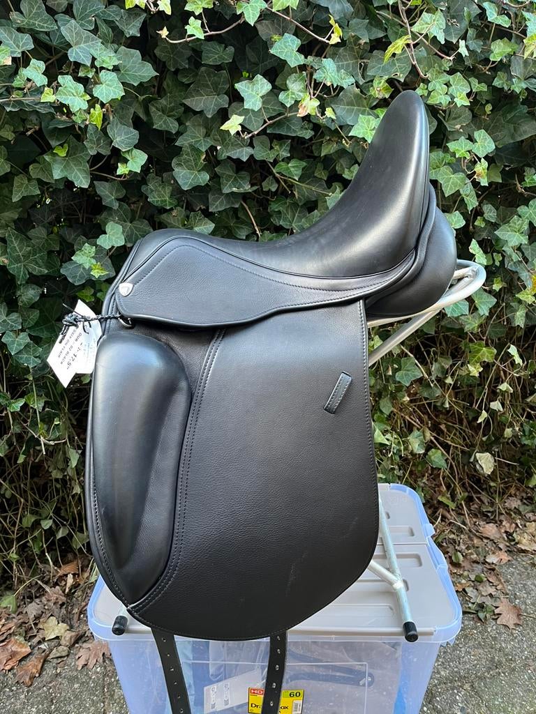Nieuw dressuur zadel 17,5 inch, Ophalen, Nieuw, Dressuur