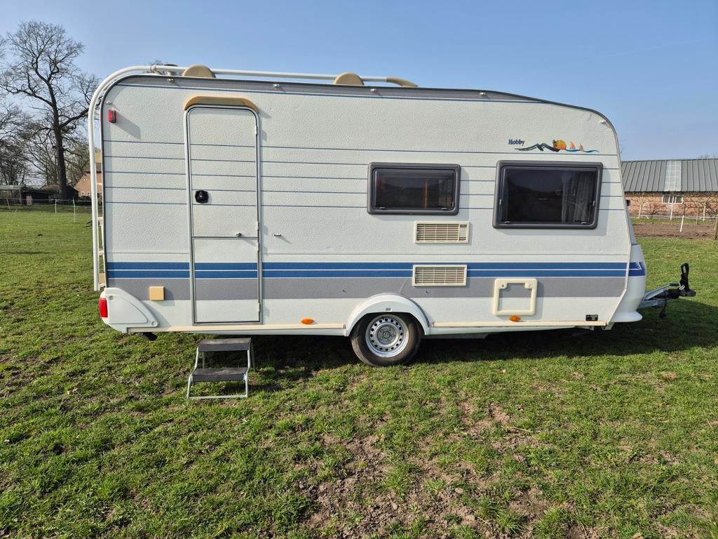 Hobby Exclusive 440 dwarsbed 2001 met voortent en luifel, Caravans en Kamperen, Rondzit, Hobby, Dwarsbed, Particulier