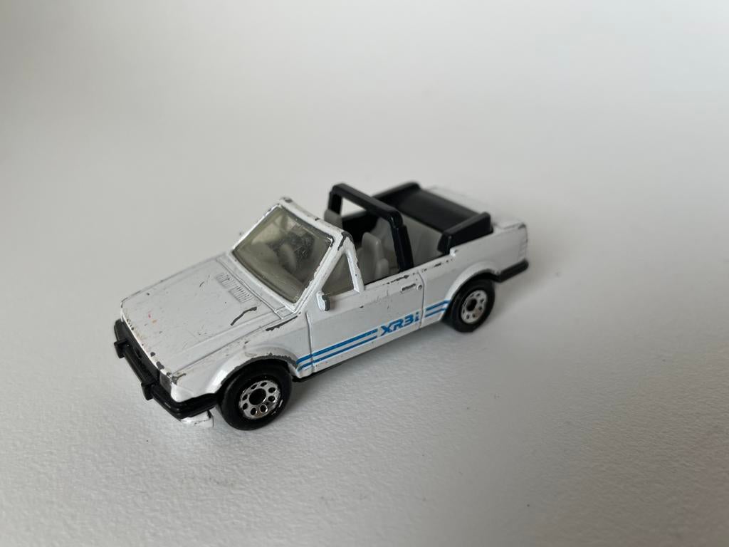 model Ford Escort XR3i cabriolet, wit, 1/50, Matchbox, Hobby en Vrije tijd, Modelauto's | 1:50, Gebruikt, Auto, Matchbox, Ophalen of Verzenden