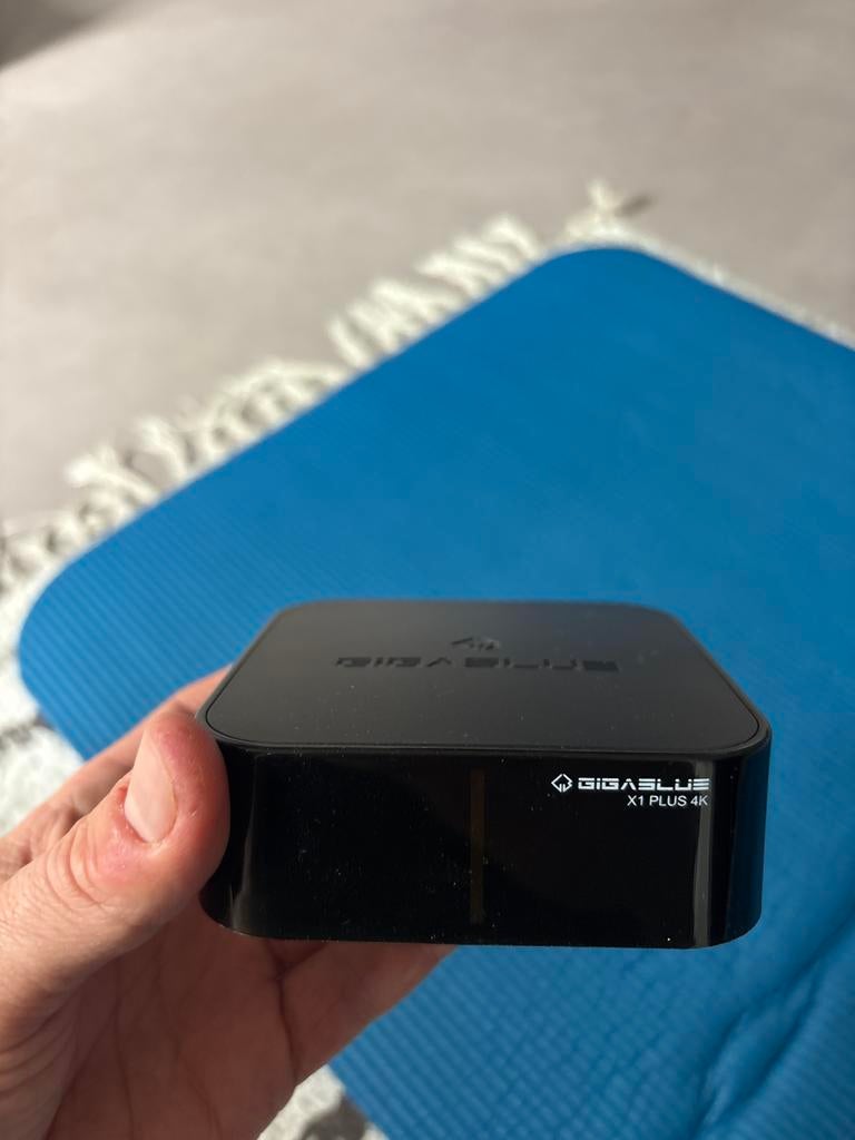 GigaBlue UHD X1 Plus 4K Android IPTV/OTT 1x DVB-S2x Tuner, Ophalen of Verzenden, Zo goed als nieuw, Decoder