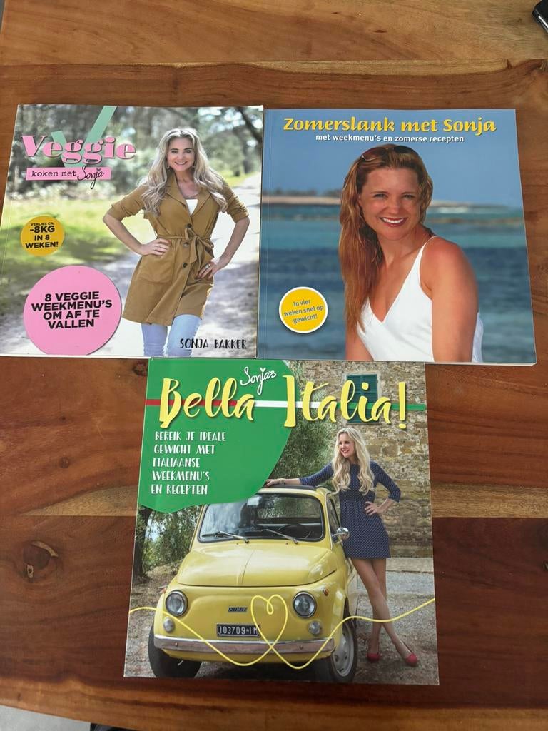3 kookboeken van Sonja Bakker. veggie/bella italia/zomerslan, Italië, Ophalen of Verzenden, Zo goed als nieuw, Sonja Bakker