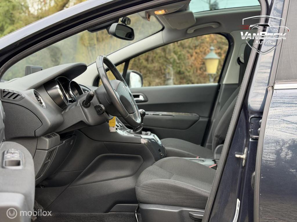 Peugeot 5008 1.6 VTi Acces 5p Climate Pano Cruise, Auto's, Voorwielaandrijving, Euro 5, 1380 kg, Gebruikt