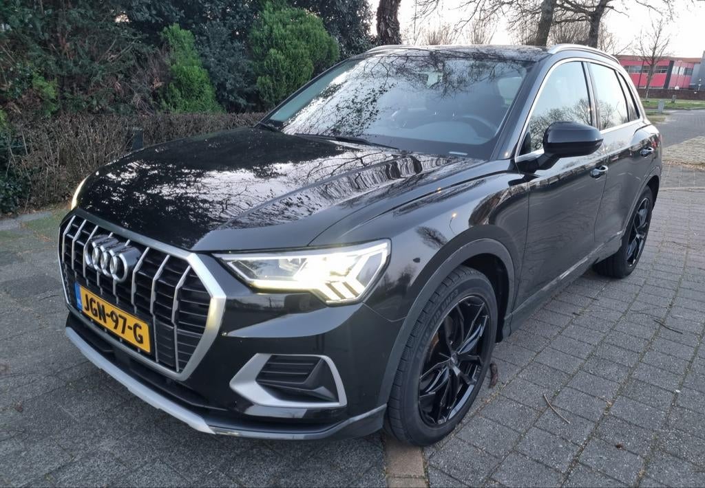 Q3 35 TFSI Pro Line Virtual Cockpit Display Camera 19", Voorwielaandrijving, USB, Stof, Zwart