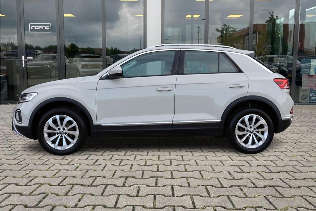 Volkswagen T-Roc 1.5 TSI Style | Camera | ACC | DAB |, 1258 kg, Zwart, 4 cilinders, 150 pk