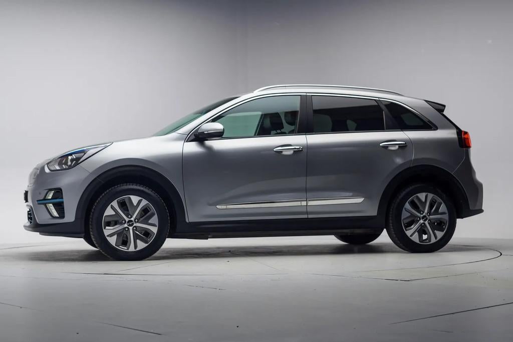 Kia e-Niro 64 kWh DynamicLine 3-Fase [ Navi Half-leder Clima, Automaat, 0 cilinders, Gebruikt, 1712 kg