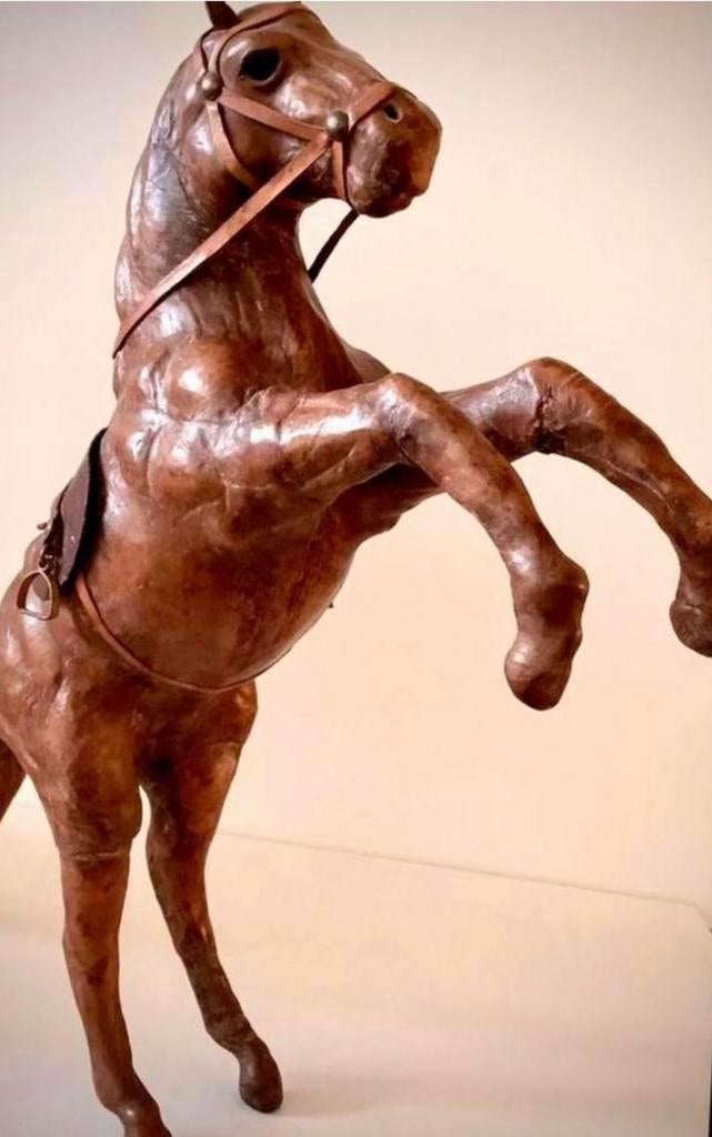 STEIGEREND PAARD. LEER! KWALITEIT. Logo FERRARI., Verzamelen, Ophalen of Verzenden, Zo goed als nieuw, Dier