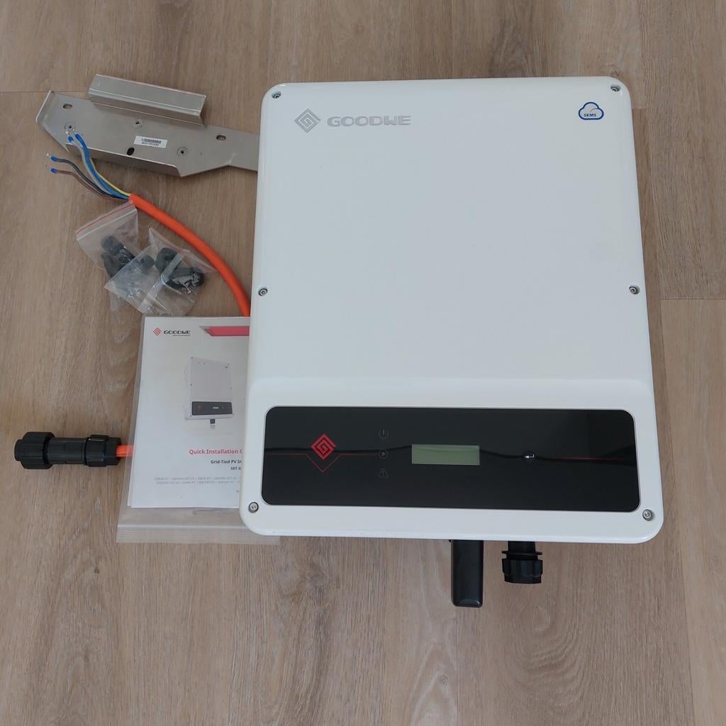 Omvormer, Doe-het-zelf en Verbouw, Zonnepanelen en Toebehoren, Ophalen, Zo goed als nieuw, Overige typen