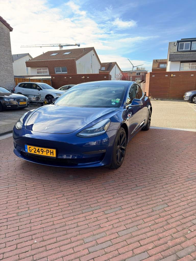 Tesla Model 3 Long Range | Nw APK & Nieuwe Banden| Soh 92%, Auto's, Tesla, Automaat, 1831 kg, Zwart, Blauw