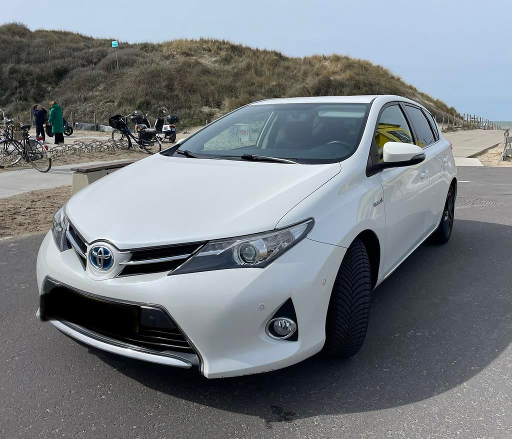 Toyota Auris 1.8 Hybrid Lease+ 2015 - 151k km - APK 01/2026, Auto's, Stof, 4 cilinders, Wit, 26 km/l