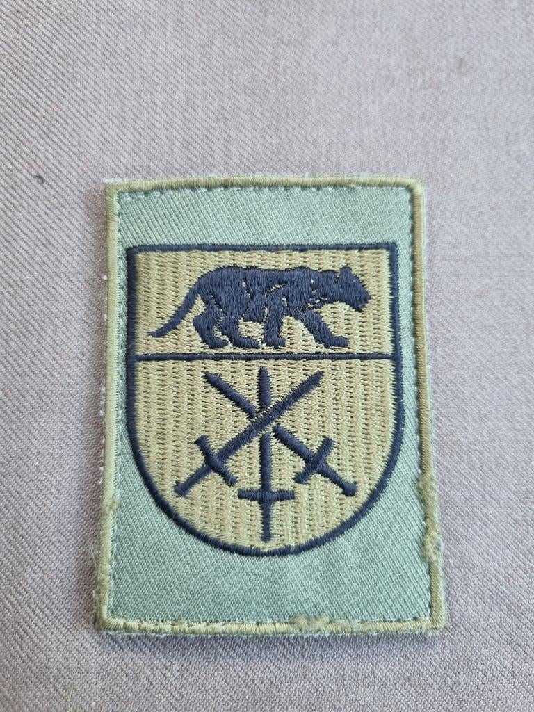 Mouwembleem GVT VEVA, Verzamelen, Ophalen of Verzenden, Landmacht, Nederland, Embleem of Badge