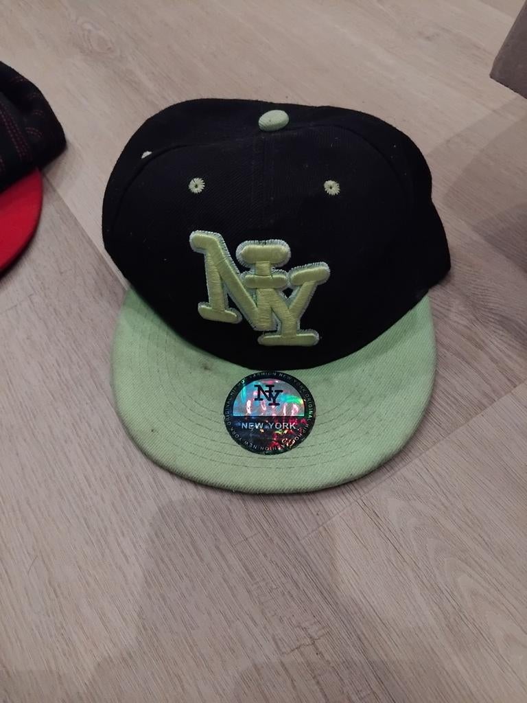 5x Petten, waaronder 4x New York petten, Ophalen of Verzenden, Gedragen, One size fits all, Pet