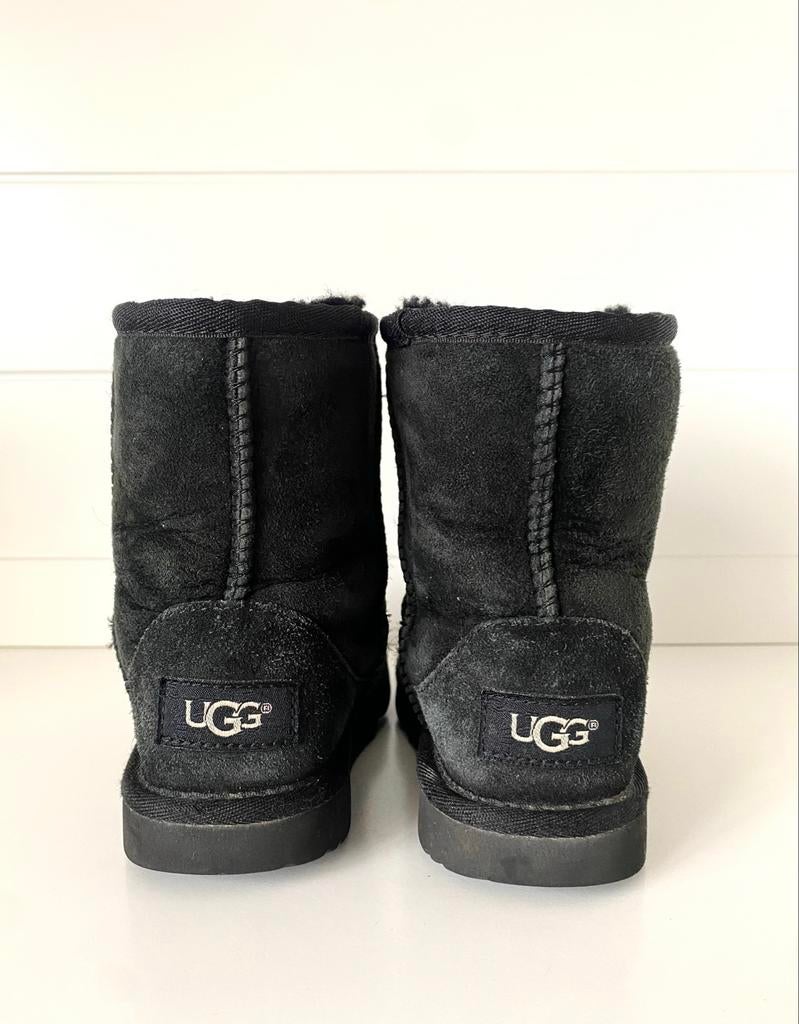 Zwarte UGG Laarzen Maat 27.5 - Comfortabel en Warm, Ophalen of Verzenden, Gebruikt, Jongen of Meisje, Laarzen