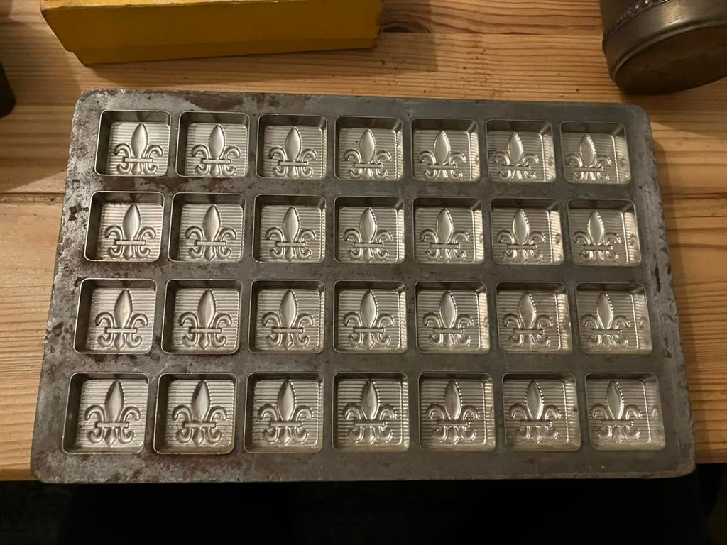 Grote chocolade mal metaal antiek vintage retro franse lelie, Ophalen of Verzenden