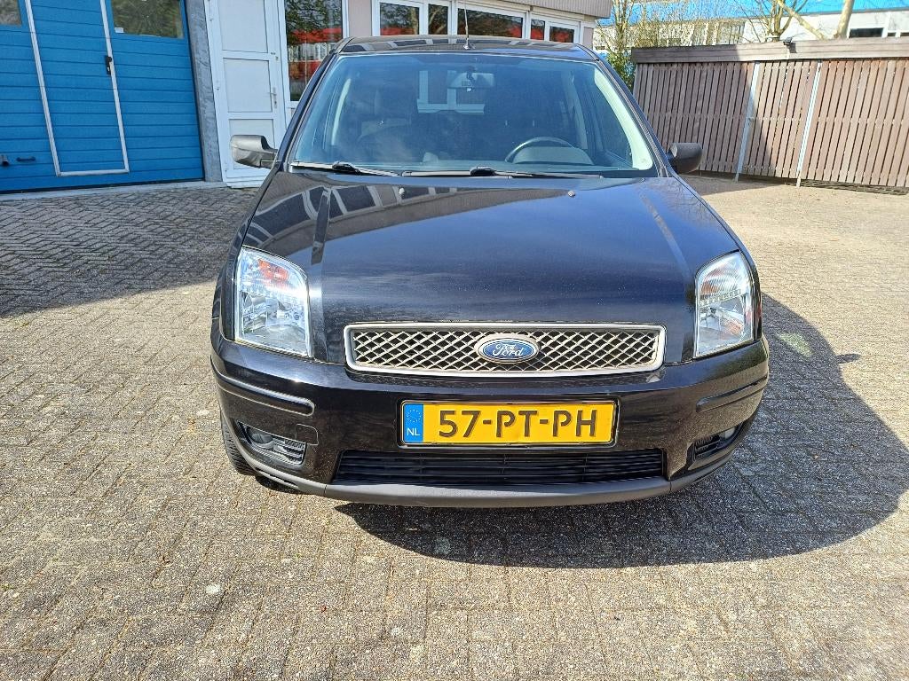 Ford Fusion 1.4 16V 2004 Zwart, Voorwielaandrijving, 40 €/maand, Metallic lak, Zwart