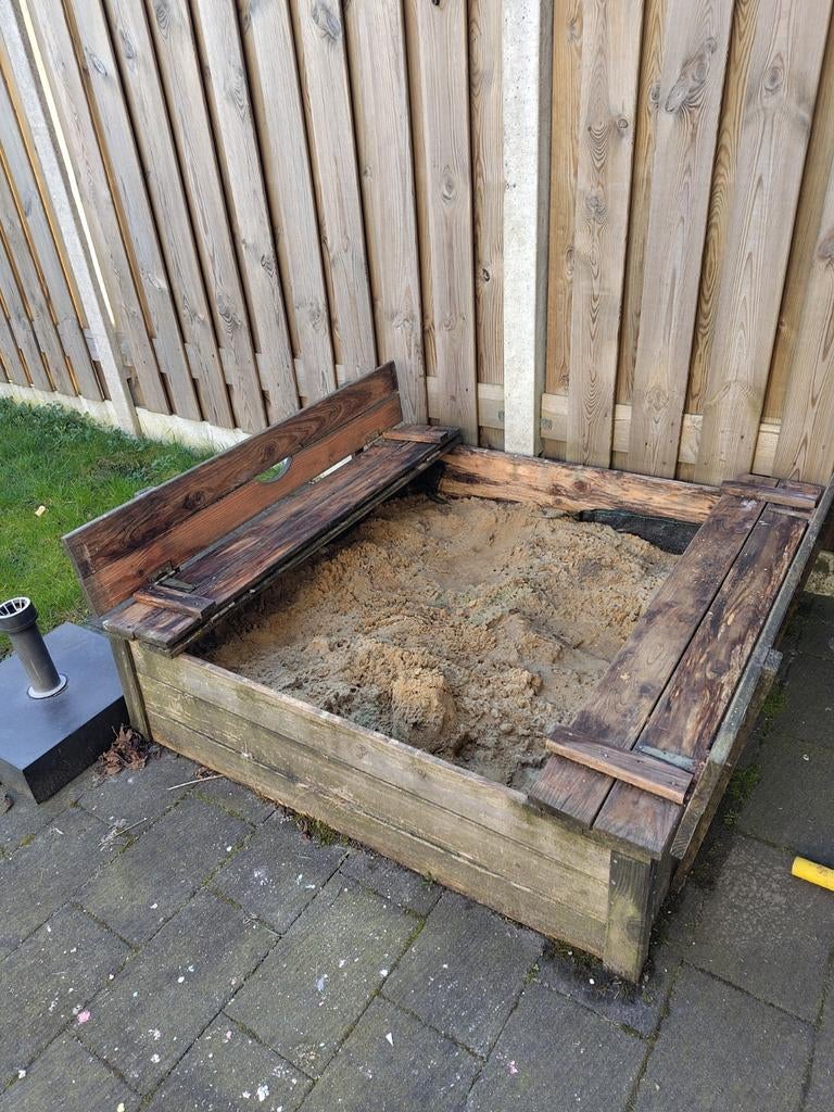 Zandbak en/of zandbakzand, Ophalen, Zo goed als nieuw