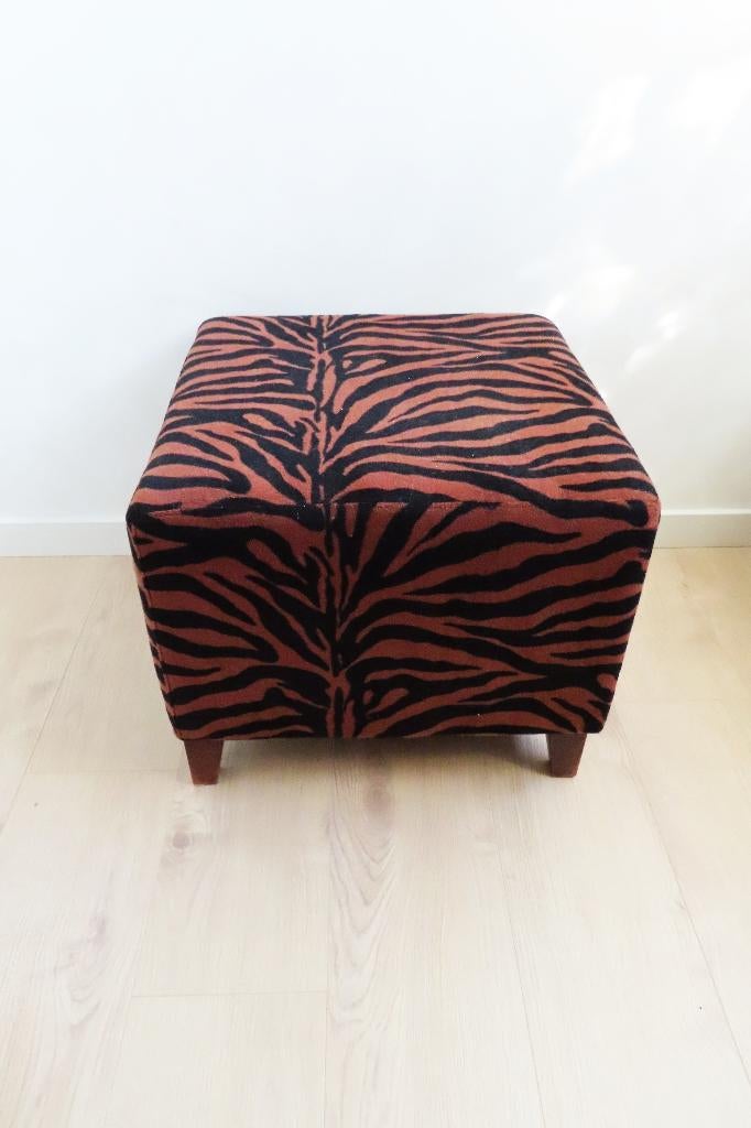 Hocker Poef Bruin Zwart Zebra Print (4756), Huis en Inrichting, Ophalen, Zo goed als nieuw, Stof, 50 tot 75 cm