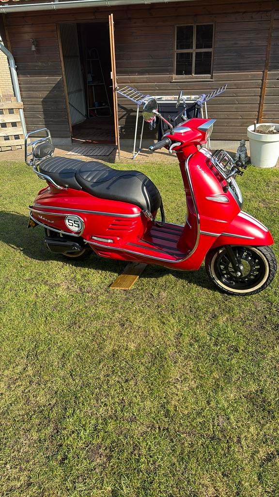Peugeot django bouwjaar 2020, Fietsen en Brommers, Scooters | Peugeot, Ophalen, Zo goed als nieuw, Benzine, Overige modellen
