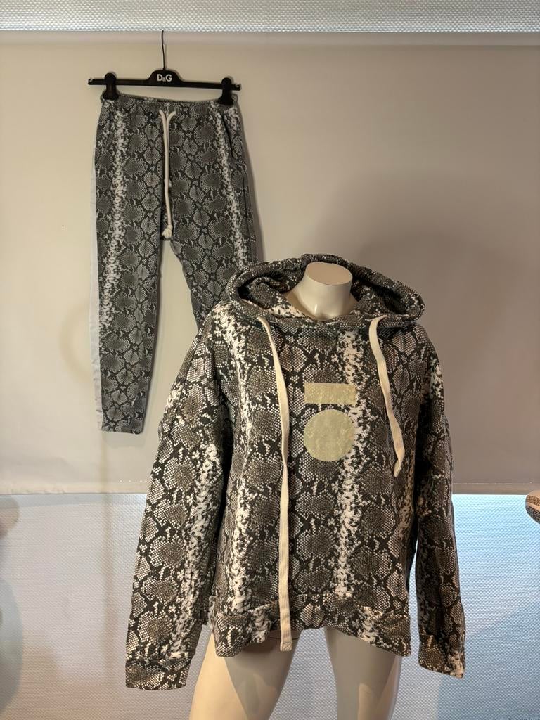 10DAYS  2 delig set broek  met oversized sweater maat m, Kleding | Dames, Ophalen of Verzenden, Zo goed als nieuw, Maat 38/40 (M)